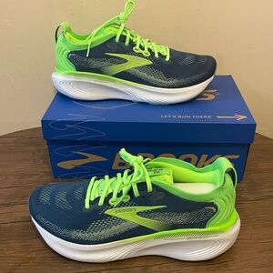 Brooks Adrenaline GTS 25 NWOT Men’s 11